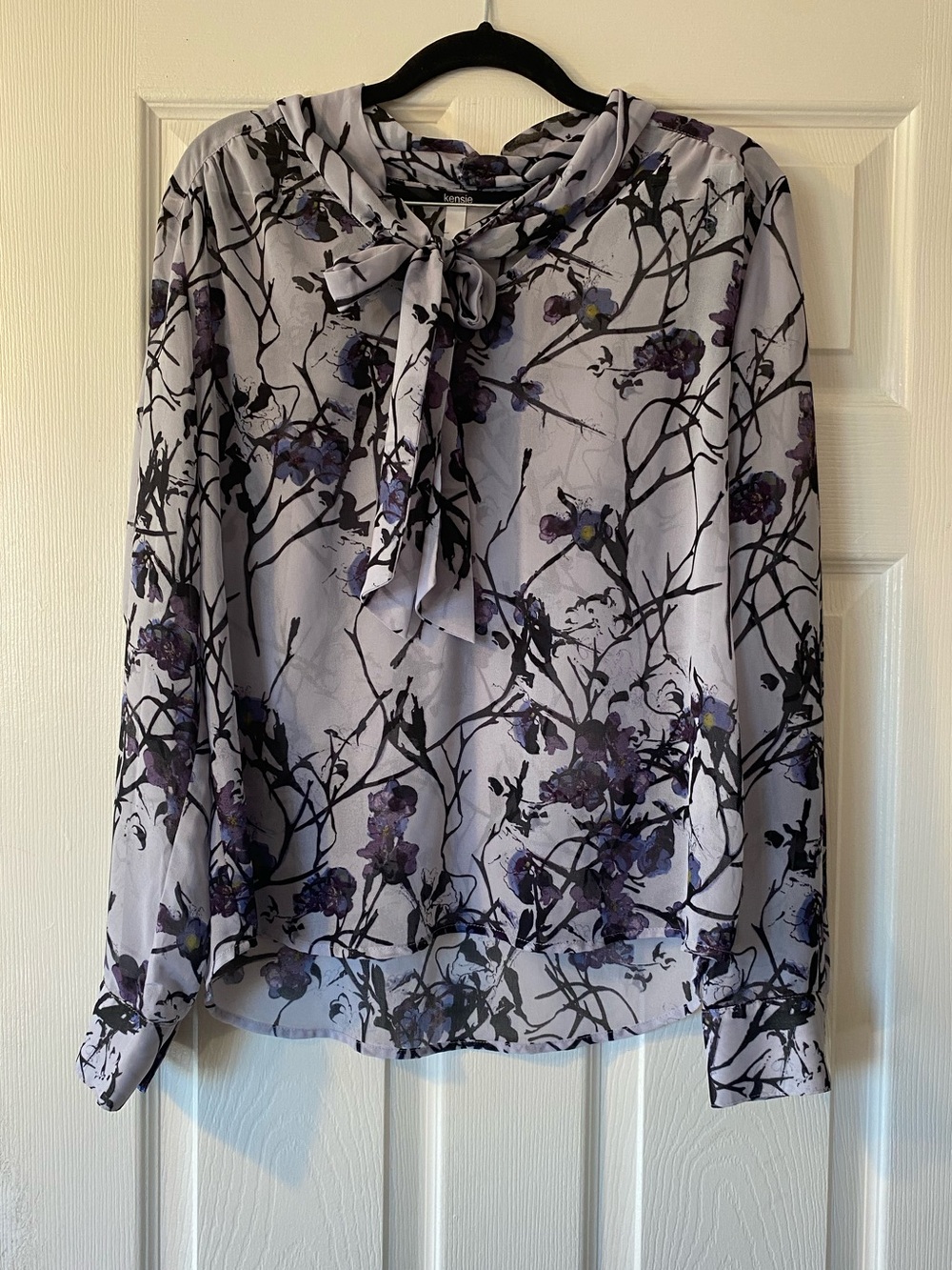Kensie Sheer Floral Blouse Size Large Tie Neck Long Sleeve Lightweight